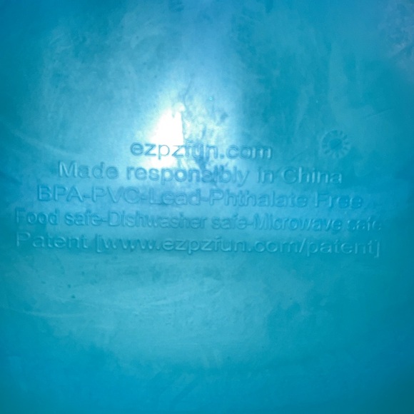 ezpz Happy Mat - 24 Months+ (Blue) - 100% Silicone Suction divided Plate… - Picture 6 of 6